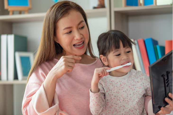 6 Tips Efektif Mengajarkan Anak Sikat Gigi