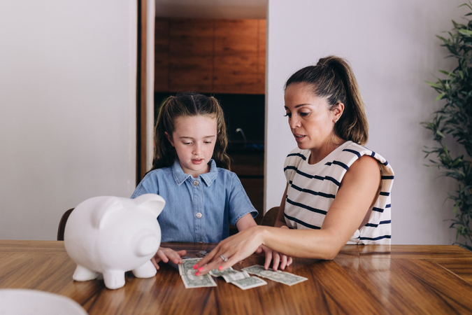cara mengajari anak menabung