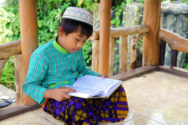 anak membaca al-quran