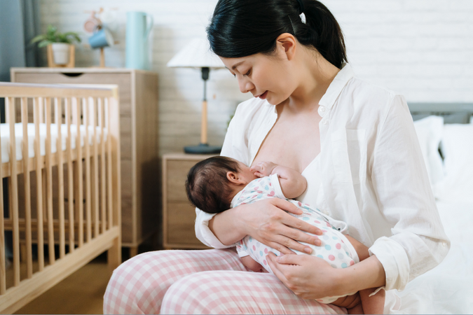 Posisi dan Cara Menyusui Bayi yang Benar, Ibu Wajib Tahu