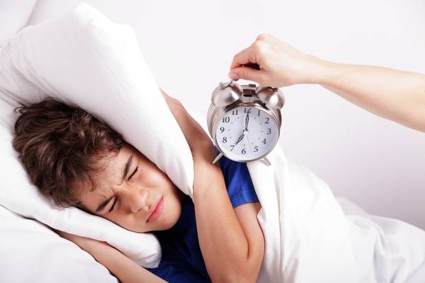 7 Cara Efektif Mengatasi Anak Susah Bangun Pagi