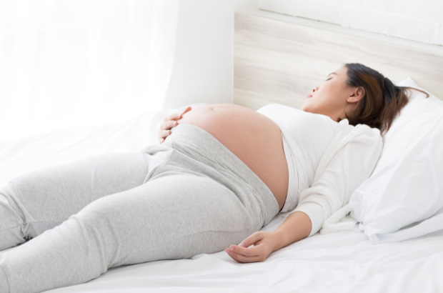 Begini Posisi Tidur Ibu Hamil 9 Bulan Agar Cepat Melahirkan