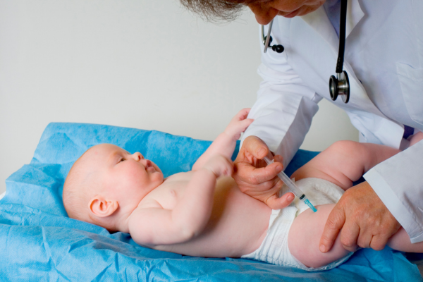 Imunisasi Campak pada Bayi Usia 9 Bulan Apakah Bisa Demam? Ini Faktanya
