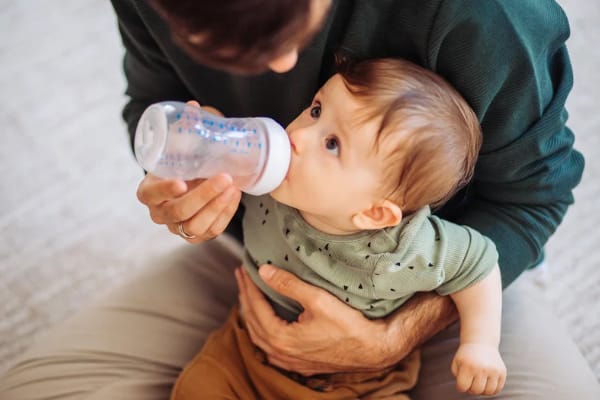6 Ciri Bayi Dehidrasi yang Perlu Moms Waspadai, Lemas Hingga Sering Rewel
