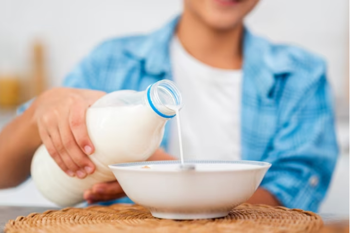 Aturan Penggunaan Susu UHT untuk MPASI Anak Usia 12 Bulan, Anak Alergi Susu Sapi Tidak disarankan
