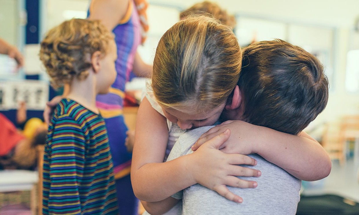 7 Cara Mengajarkan Anak Tentang Empati Secara Kreatif Dan Menyenangkan