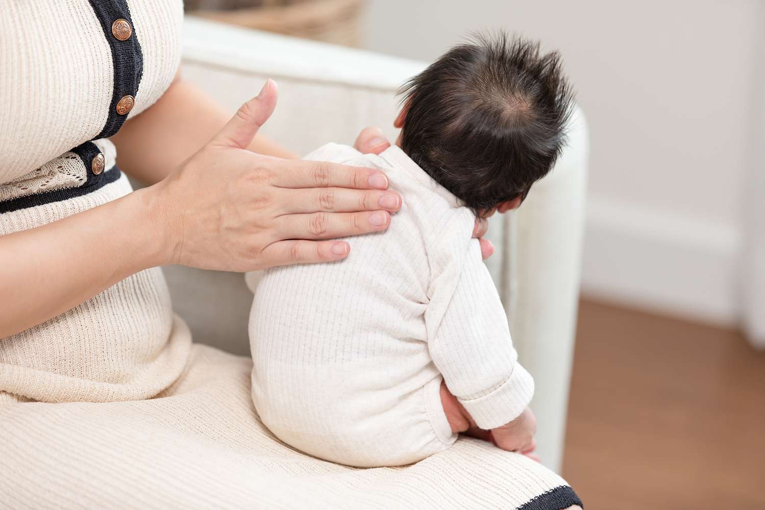 Cara Mengatasi Cegukan pada Bayi Setelah Memberi ASI: Efektif dan Tidak Menimbulkan Resiko