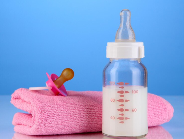 seberapa sering botol susu bayi harus diganti?