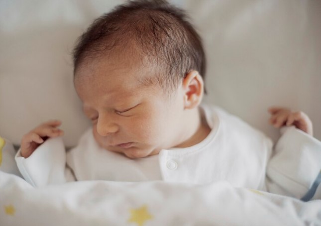 Bunda Harus Tahu, Ini Penyebab Bayi Kuning dan Cara Penanganannya