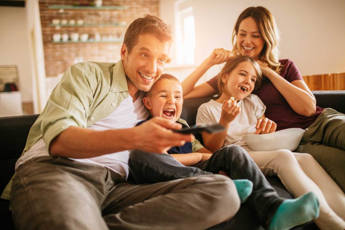6 Rekomendasi Bonding Anti Gadget, Kegiatan Nyata yang Mengeratkan Keluarga