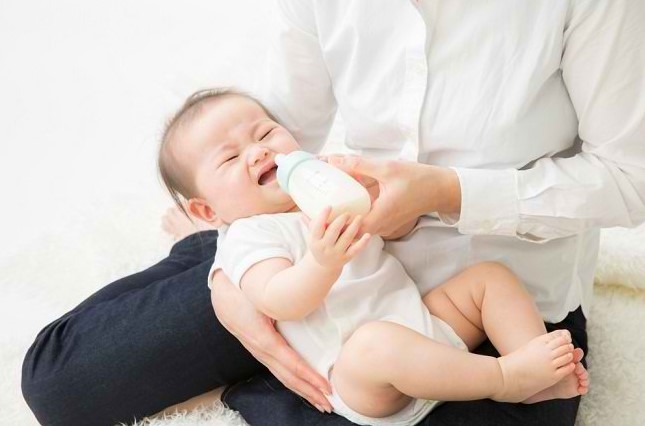 Ciri-ciri Bayi Tidak Cocok Susu Formula