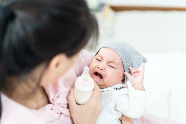 cara mengatasi bayi sering muntah setelah minum susu formula