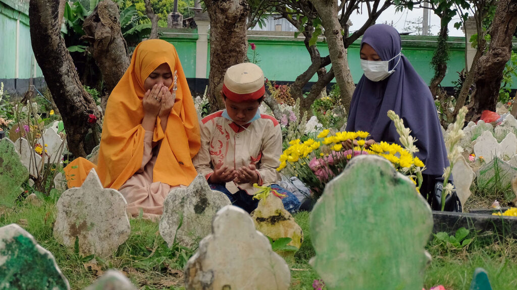 Doa Ziarah Kubur Bagi Wanita Haid Beserta Hukumnya Dalam Islam