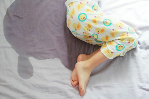 Bagaimana Cara Mengatasi Anak Yang Masih Ngompol Saat Tidur
