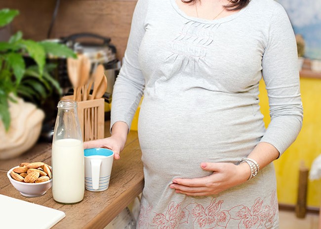 manfaat susu almond untuk ibu hamil