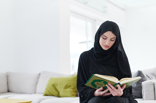 bolehkah wanita haid membaca Al Quran