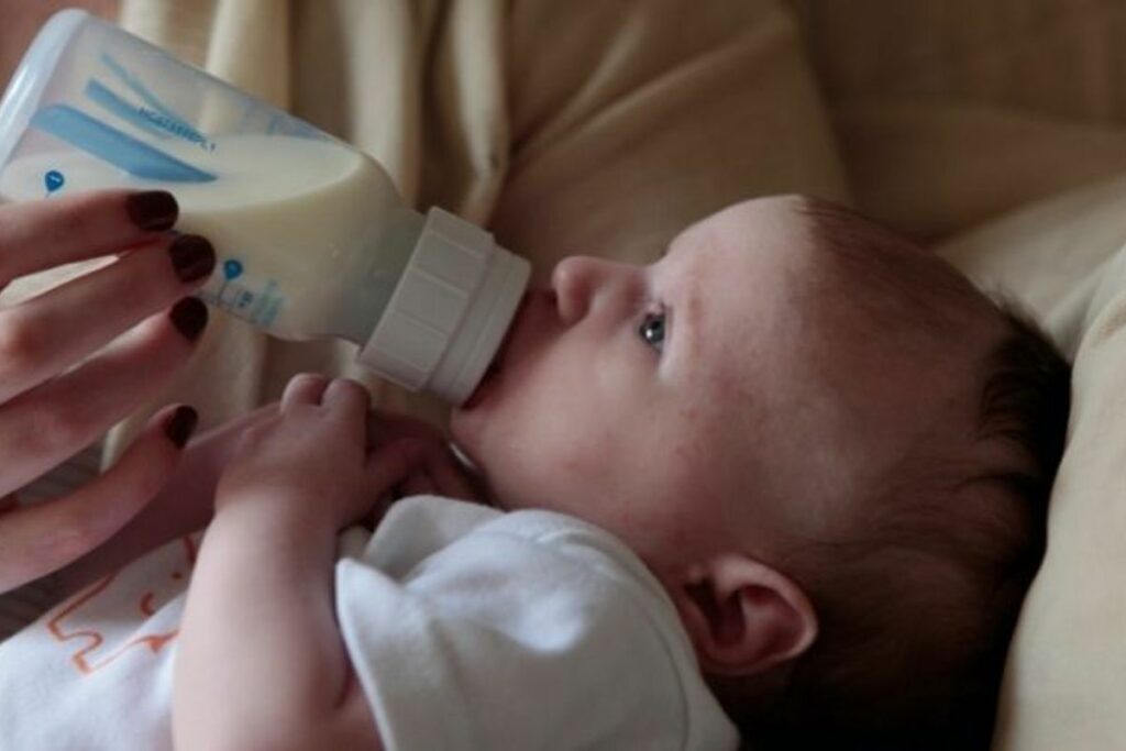 Bagaimana cara mengetahui bayi tidak cocok susu formula