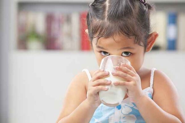 anak tidak mau makan sama sekali hanya minum susu