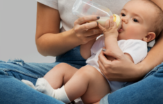 bagaimana warna feses bayi yang tidak cocok susu formula