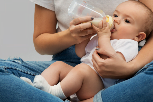 bagaimana warna feses bayi yang tidak cocok susu formula