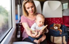 cara mengatasi bayi rewel di bus