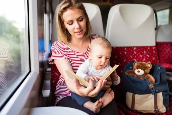 cara mengatasi bayi rewel di bus