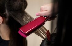 cara merawat rambut yang sering dicatok