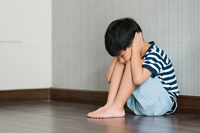 Bagaimana cara menghilangkan trauma pada anak