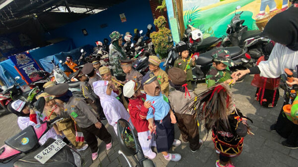 tempat sewa baju adat anak di Surabaya