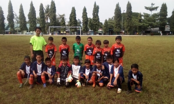 sekolah sepak bola anak di Bandung