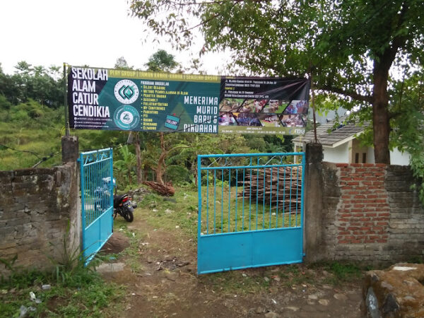 sekolah alam di Bandung