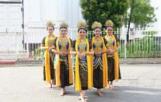 tempat sewa baju adat anak di Semarang