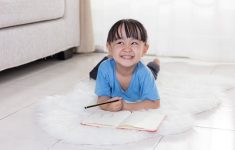 anak menulis