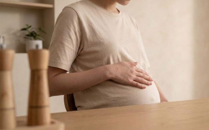 Penyebab Perut Keras saat Hamil 8 Bulan dan Cara Mengatasinya