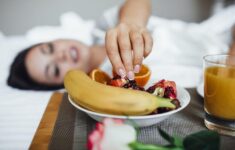 7 Buah untuk Mengatasi Insomnia saat Hamil