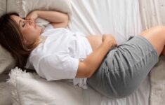 5 Posisi Tidur untuk Mengubah Posisi Janin Melintang