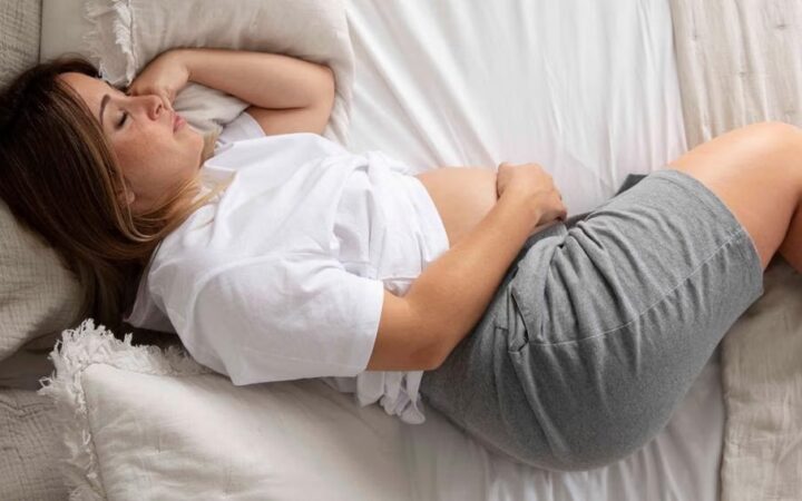 5 Posisi Tidur untuk Mengubah Posisi Janin Melintang