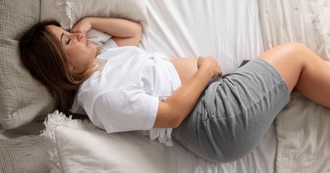 5 Posisi Tidur untuk Mengubah Posisi Janin Melintang