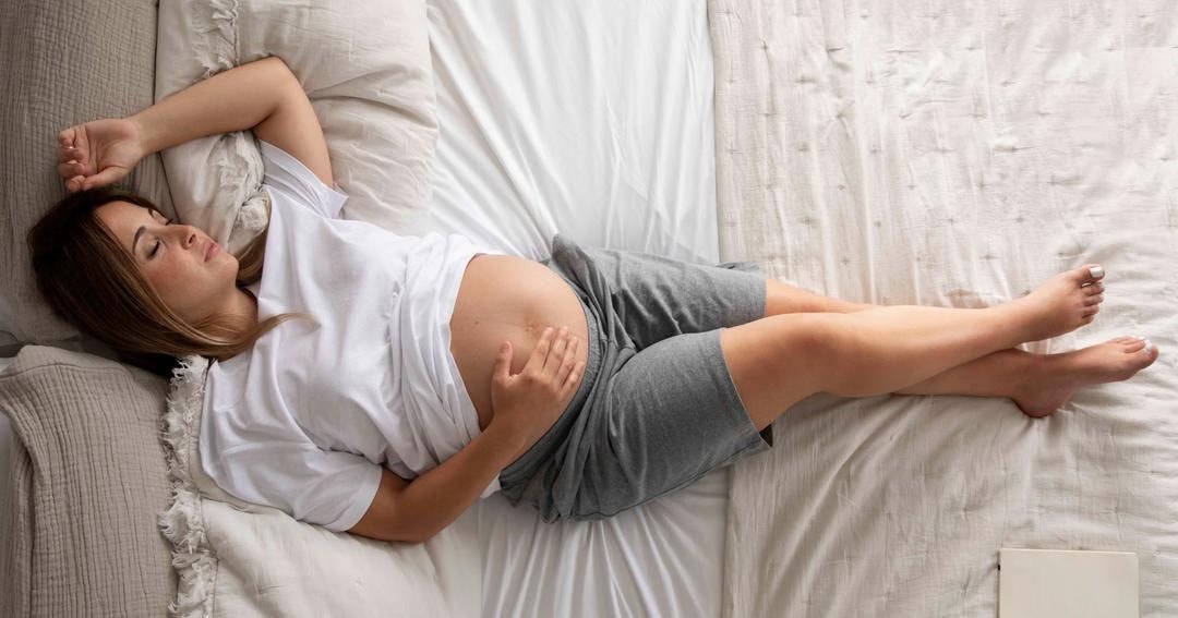 7 Posisi Tidur untuk Menghindari Bayi Sungsang